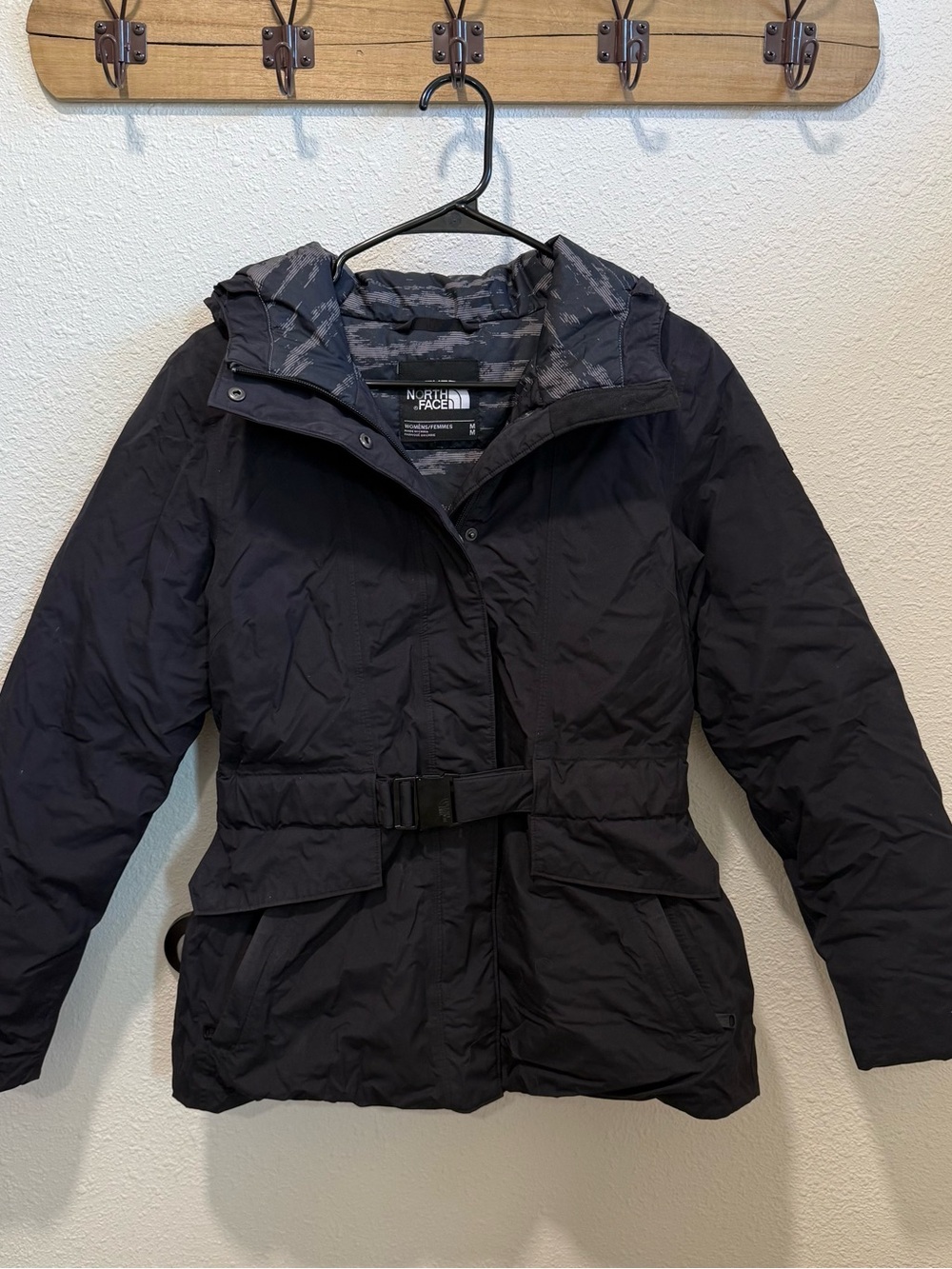 The North Face Women's Black Belted Puffer Jacket Medium